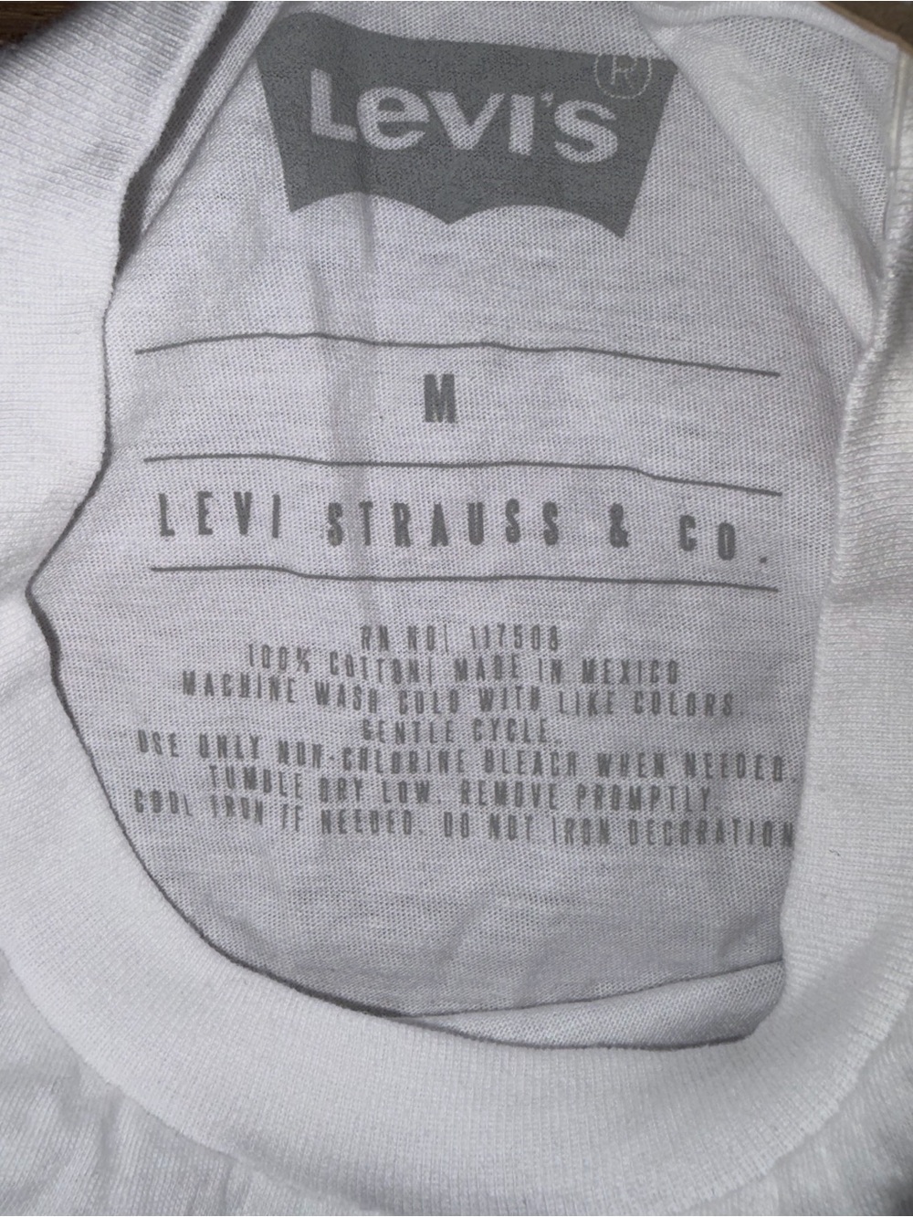Levi’s Graphic T-Shirt Mens Medium White Boombox Short Sleeve Casual Tee New - Picture 4 of 7